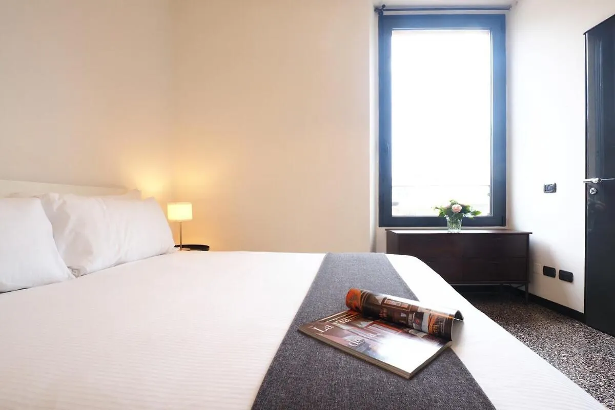 Interior 900 - 4Th Floor - Duomo - Missori Apartment Milan Italy