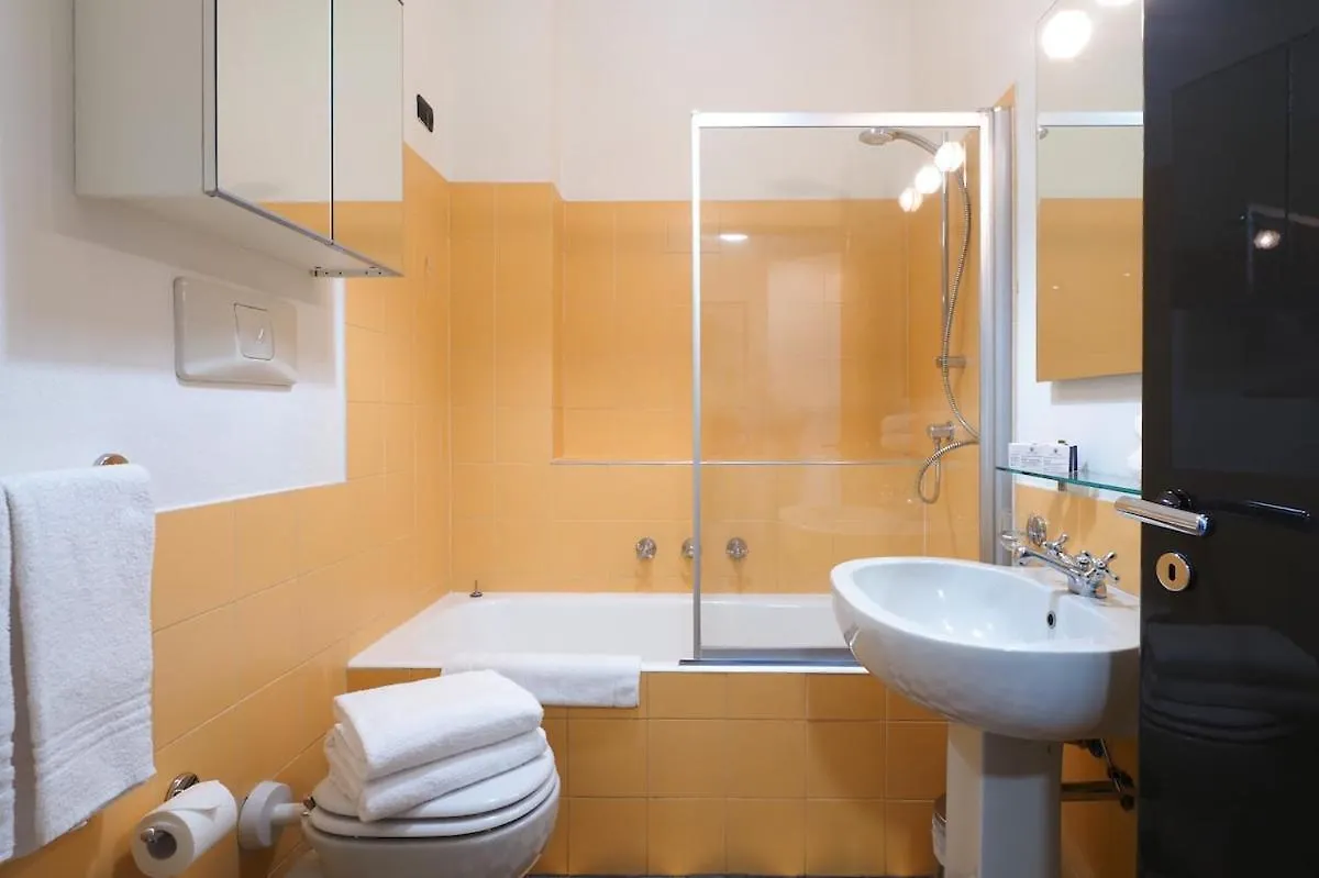 Interior 900 - 4Th Floor - Duomo - Missori Apartment Milan Italy