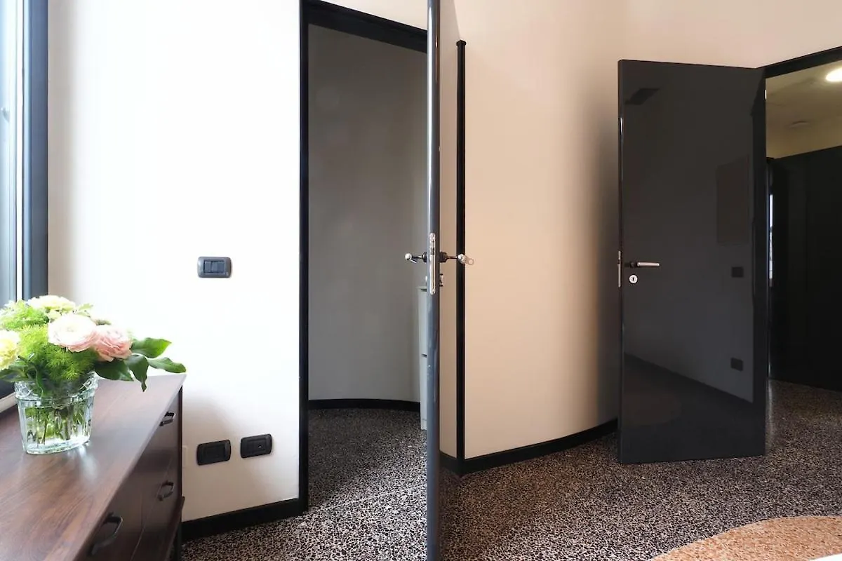 Interior 900 - 4Th Floor - Duomo - Missori Apartment Milan Italy