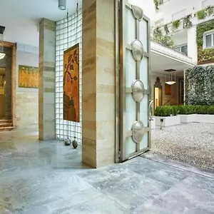 Palazzo Beltrade By Halldis Apartment