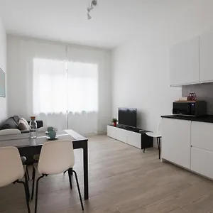 Lovely - Lovely Porta Romana Apartment